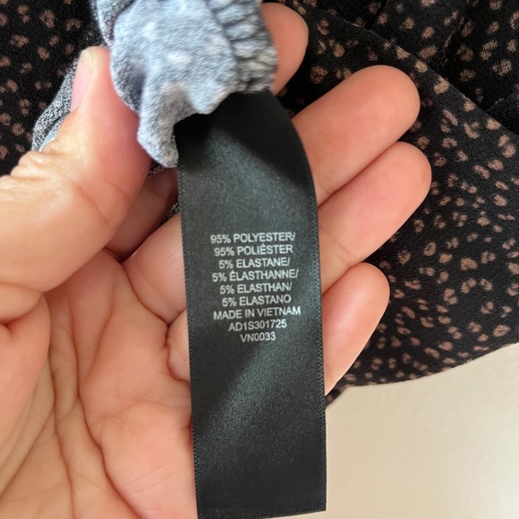 Adrianna Papell Sz L Tank Top Stretch V Neck Blouse Black Button Down Tie Waist - Picture 5 of 7